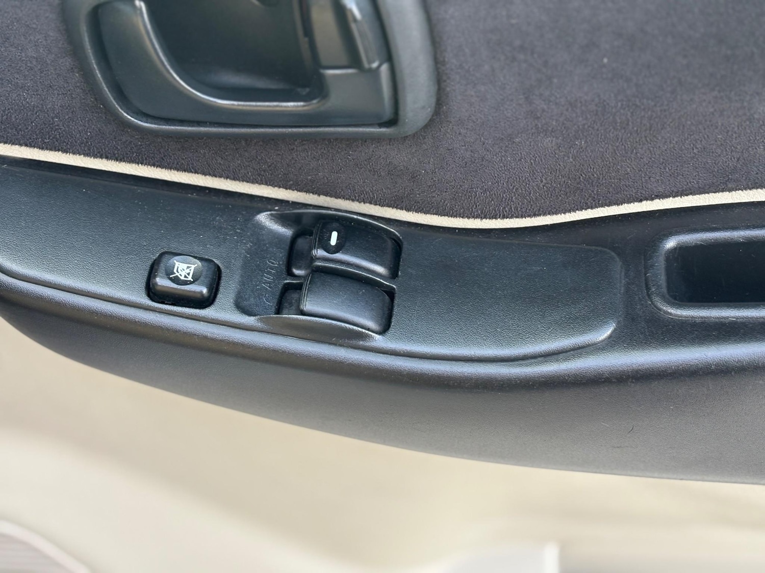 Used Mitsubishi Pajero for sale - 77103604: Photo 19