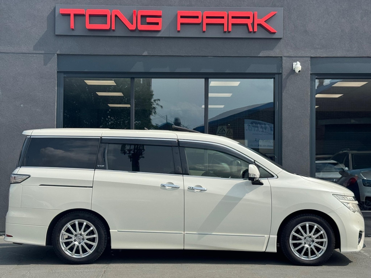 Used Nissan Elgrand 2025 for sale - 77191386: Photo 10