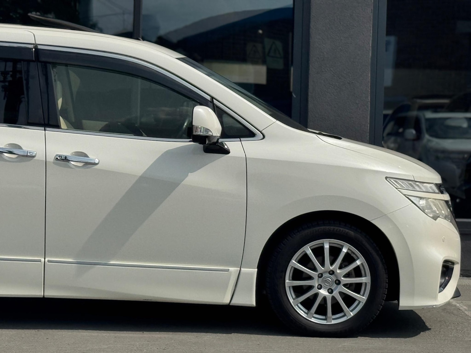 Used Nissan Elgrand 2025 for sale - 77191386: Photo 12