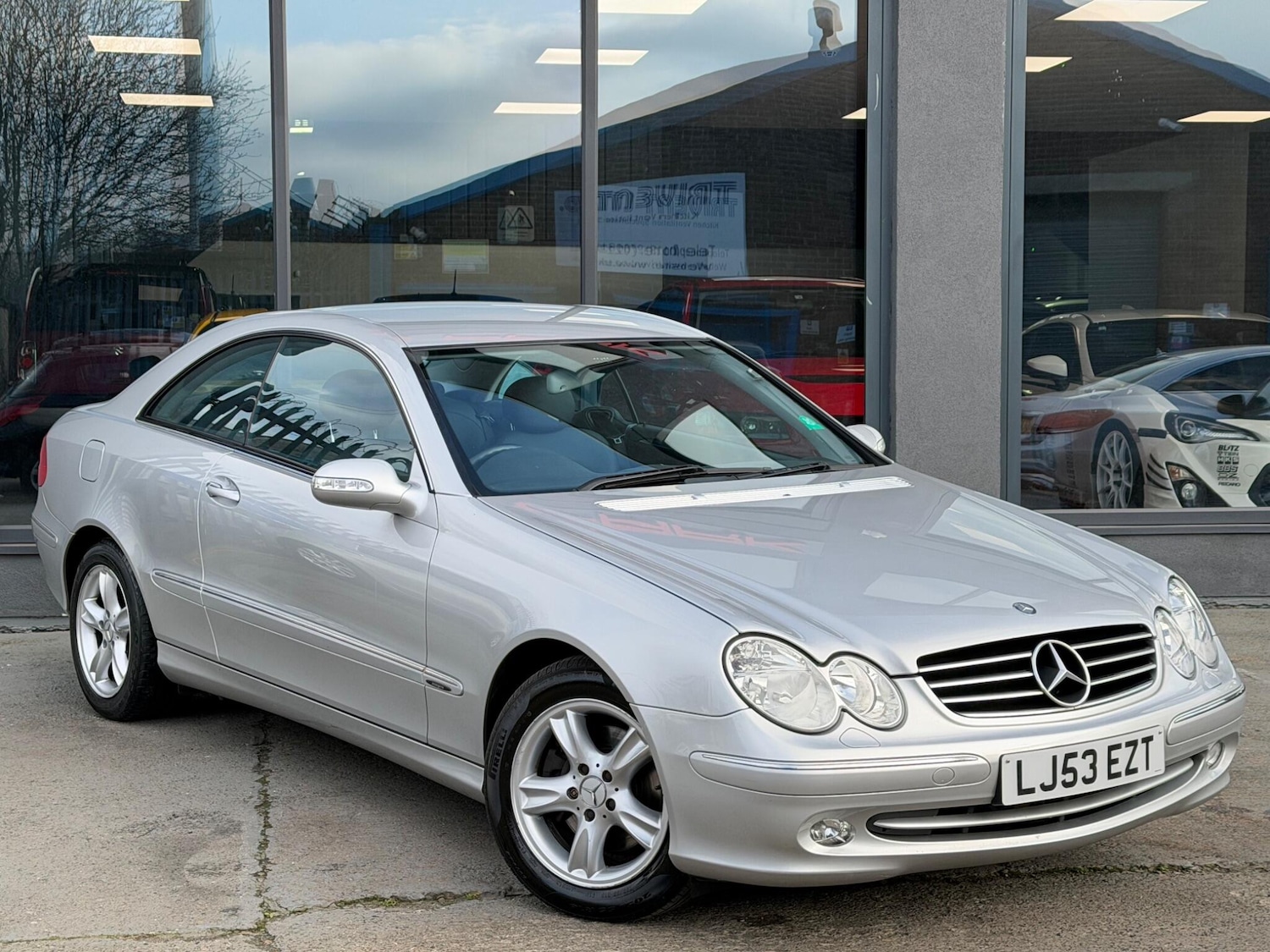 Used Mercedes-Benz CLK 2003 for sale - 77824831: Photo 2