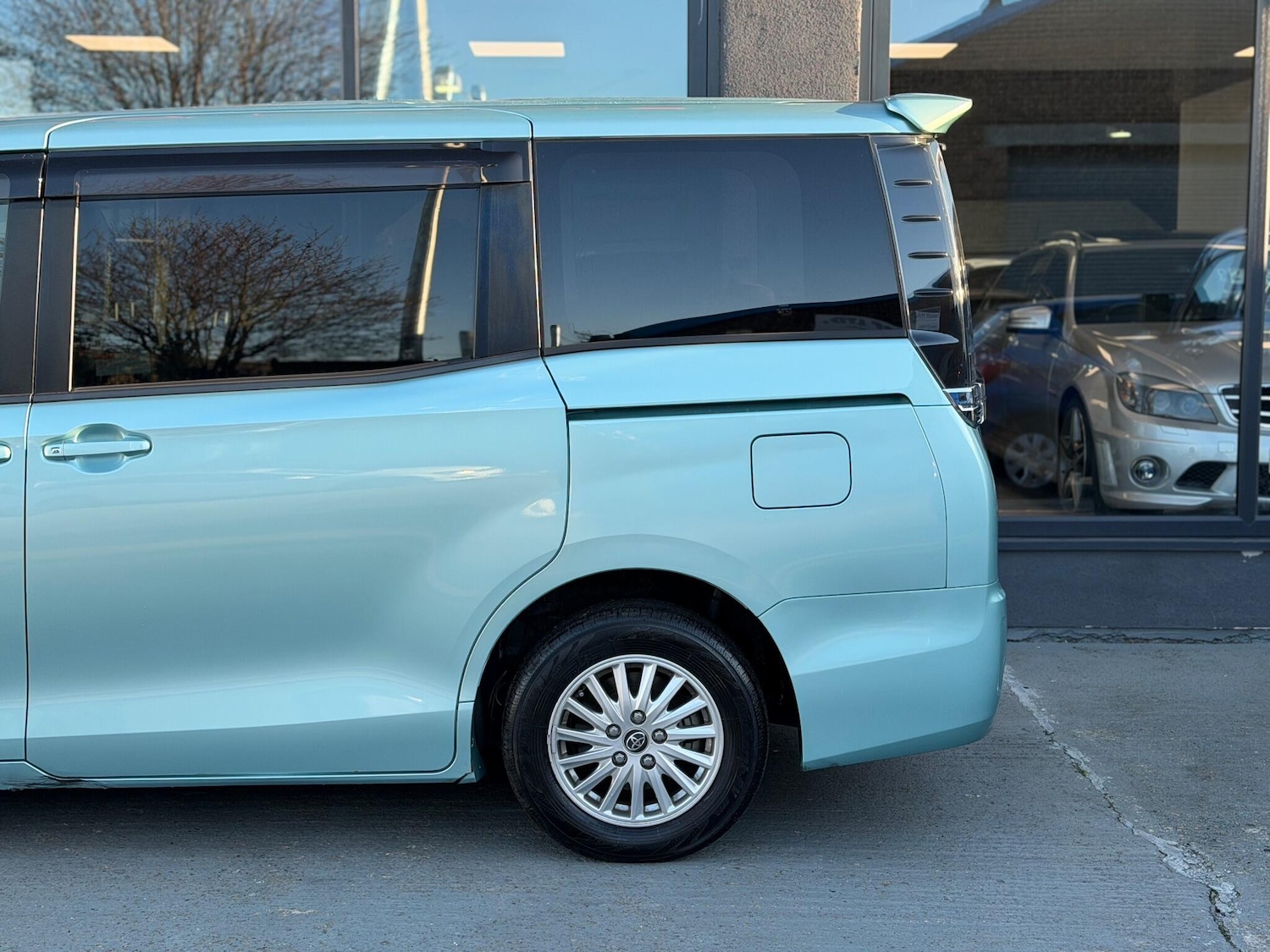 Used Toyota Voxy for sale - 77103536: Photo 10