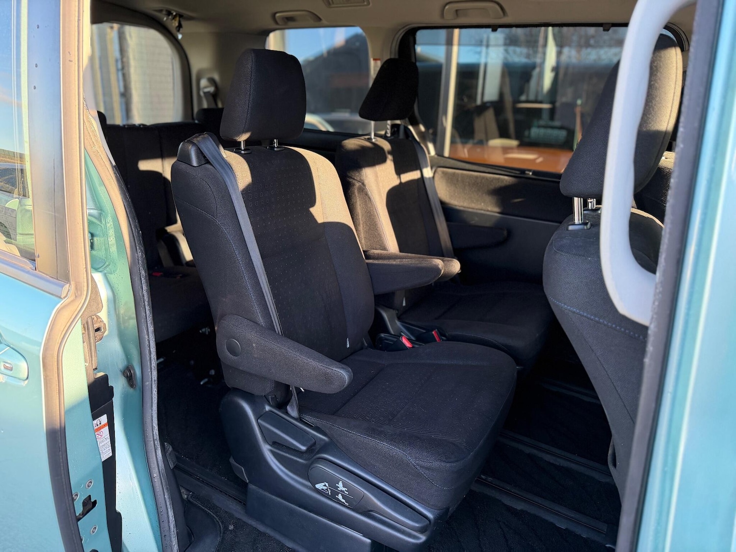 Used Toyota Voxy for sale - 77103536: Photo 17