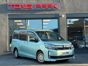 (14) - Noah 1.8 VVT-h Hybrid Auto 7 Seats ULEZ 5-Door