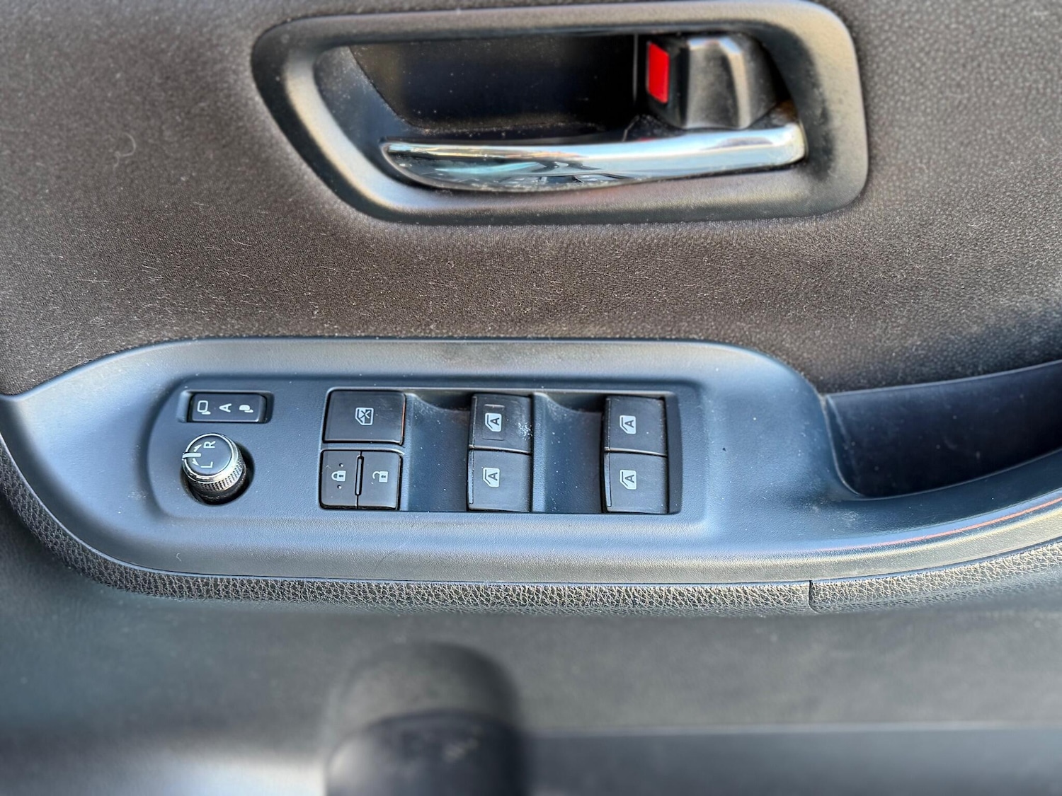 Used Toyota Voxy for sale - 77103536: Photo 20