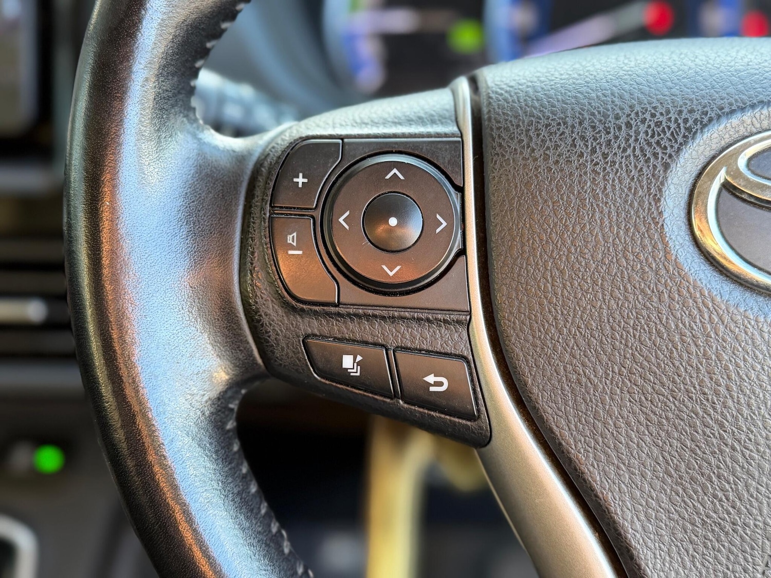 Used Toyota Voxy for sale - 77103536: Photo 22