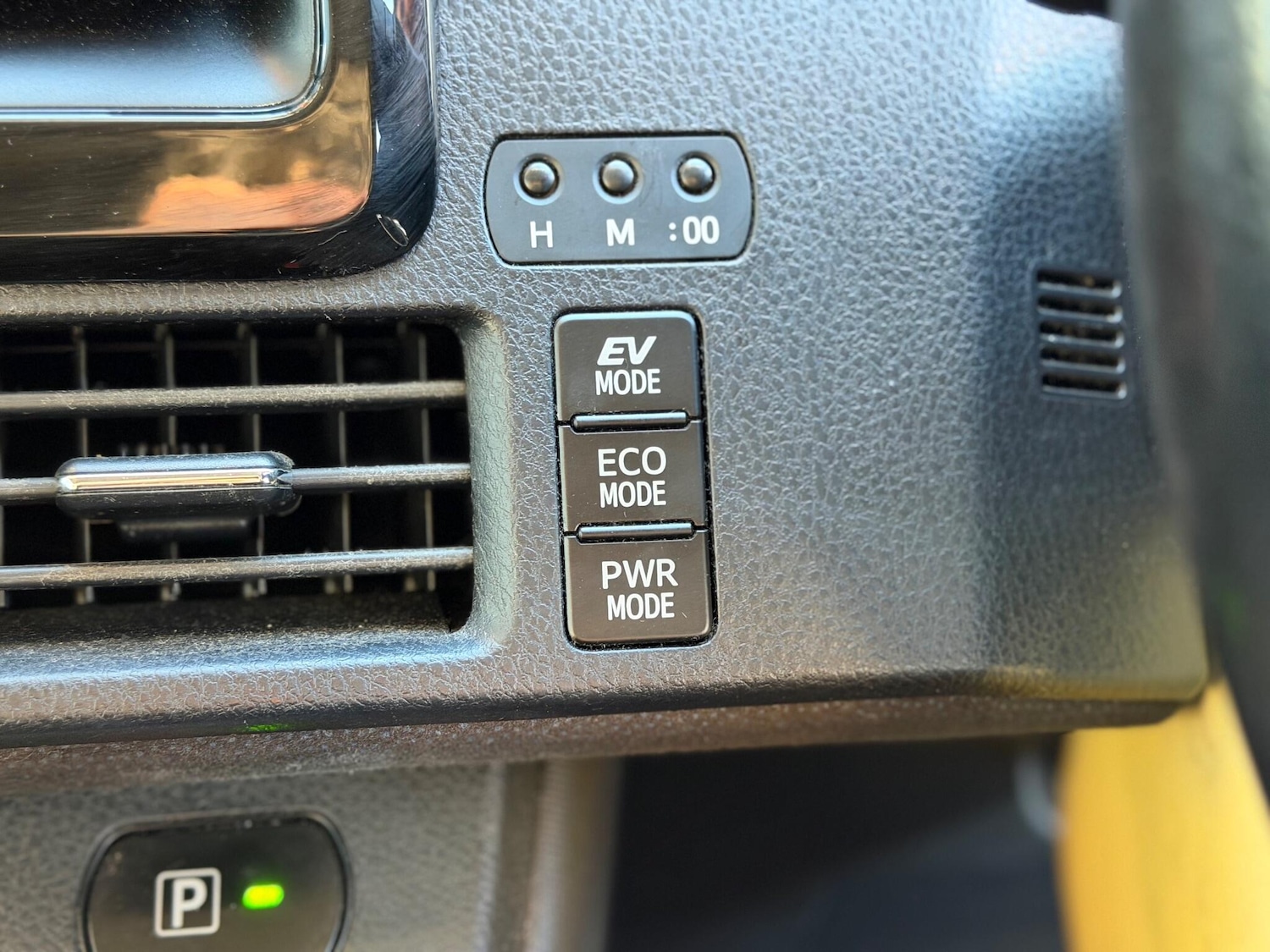 Used Toyota Voxy for sale - 77103536: Photo 24