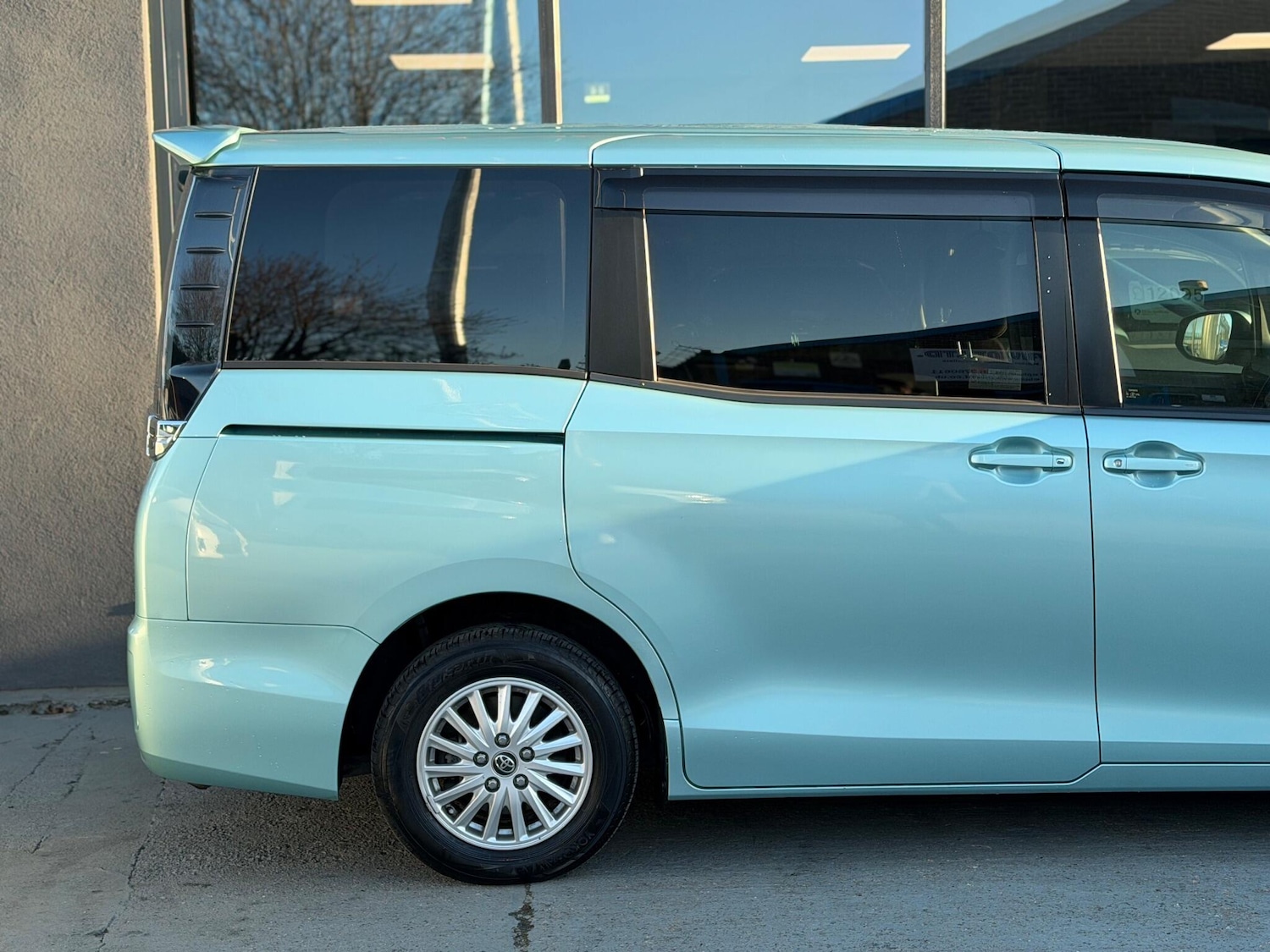 Used Toyota Voxy for sale - 77103536: Photo 6