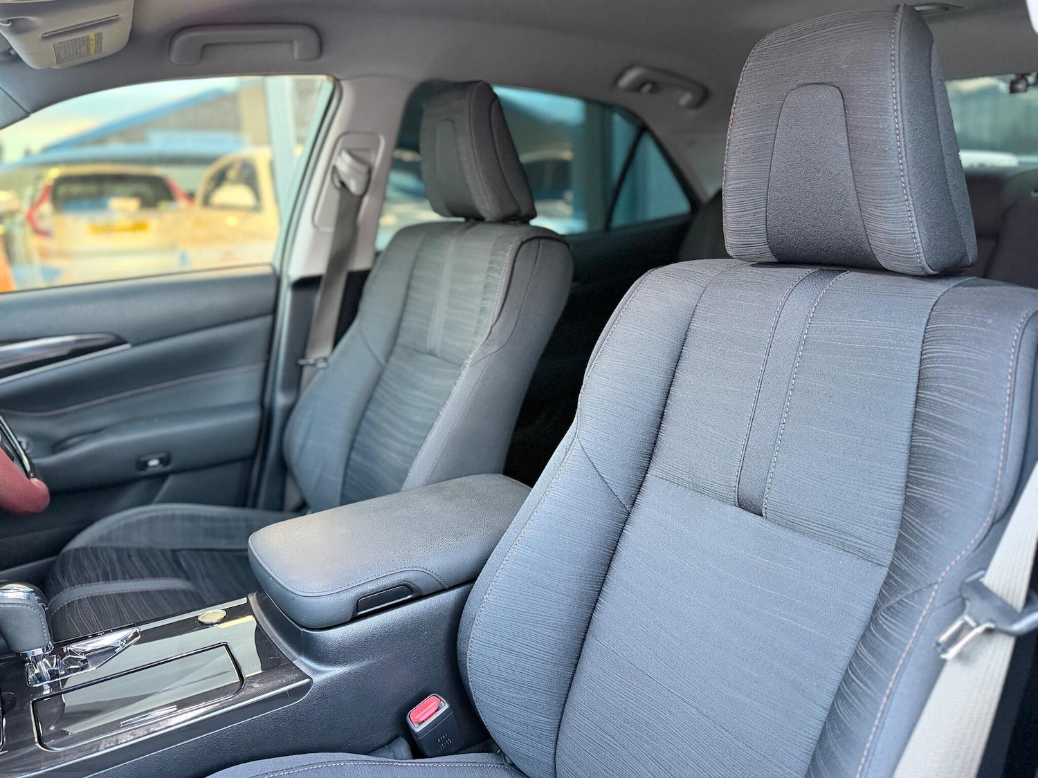 Used Toyota Crown for sale - 77103681: Photo 17