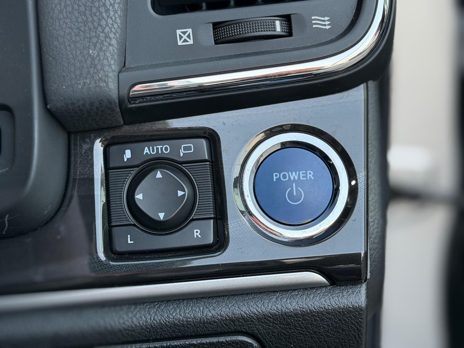 Used Toyota Crown for sale - 77103681: Photo 25