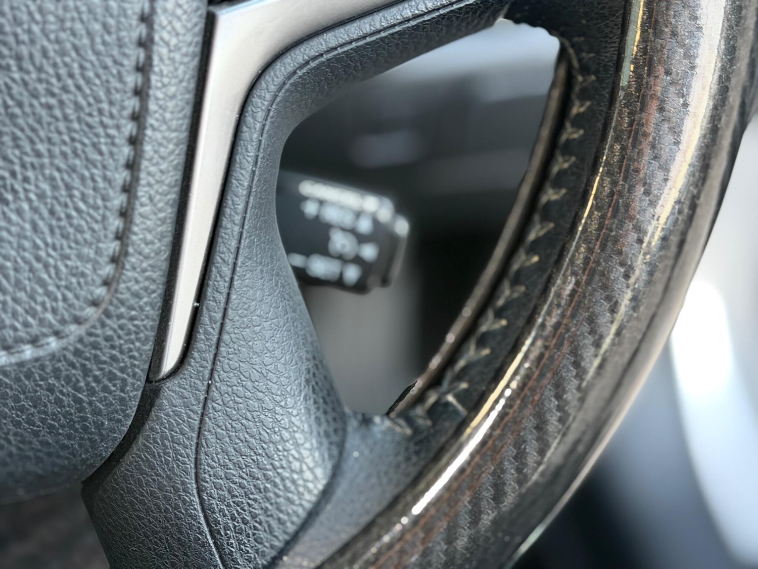 Used Toyota Crown for sale - 77103681: Photo 26