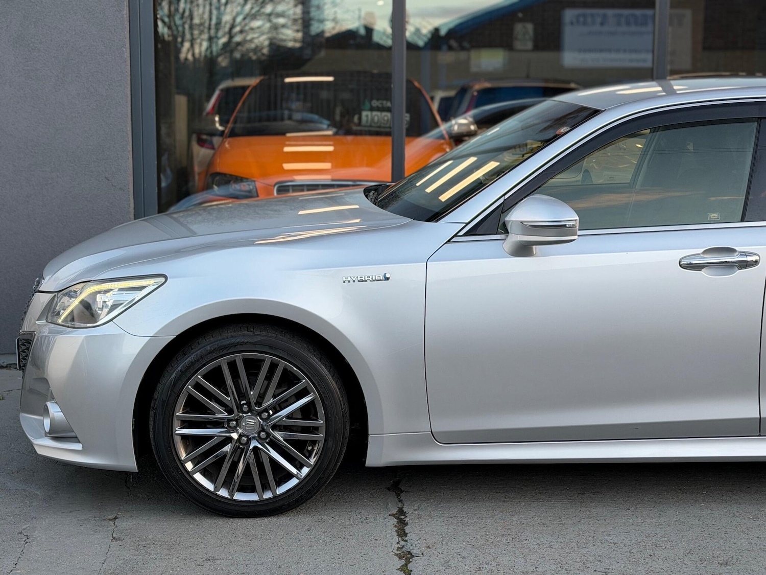 Used Toyota Crown for sale - 77103681: Photo 5