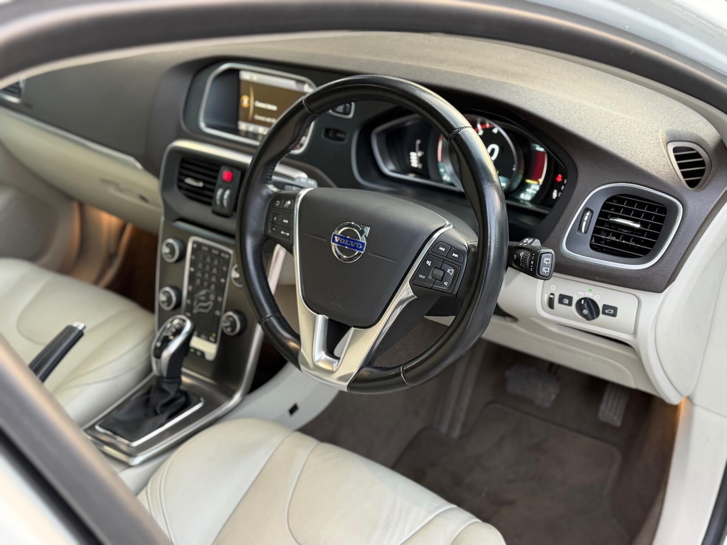 Used Volvo V40 for sale - 77230026: Photo 22