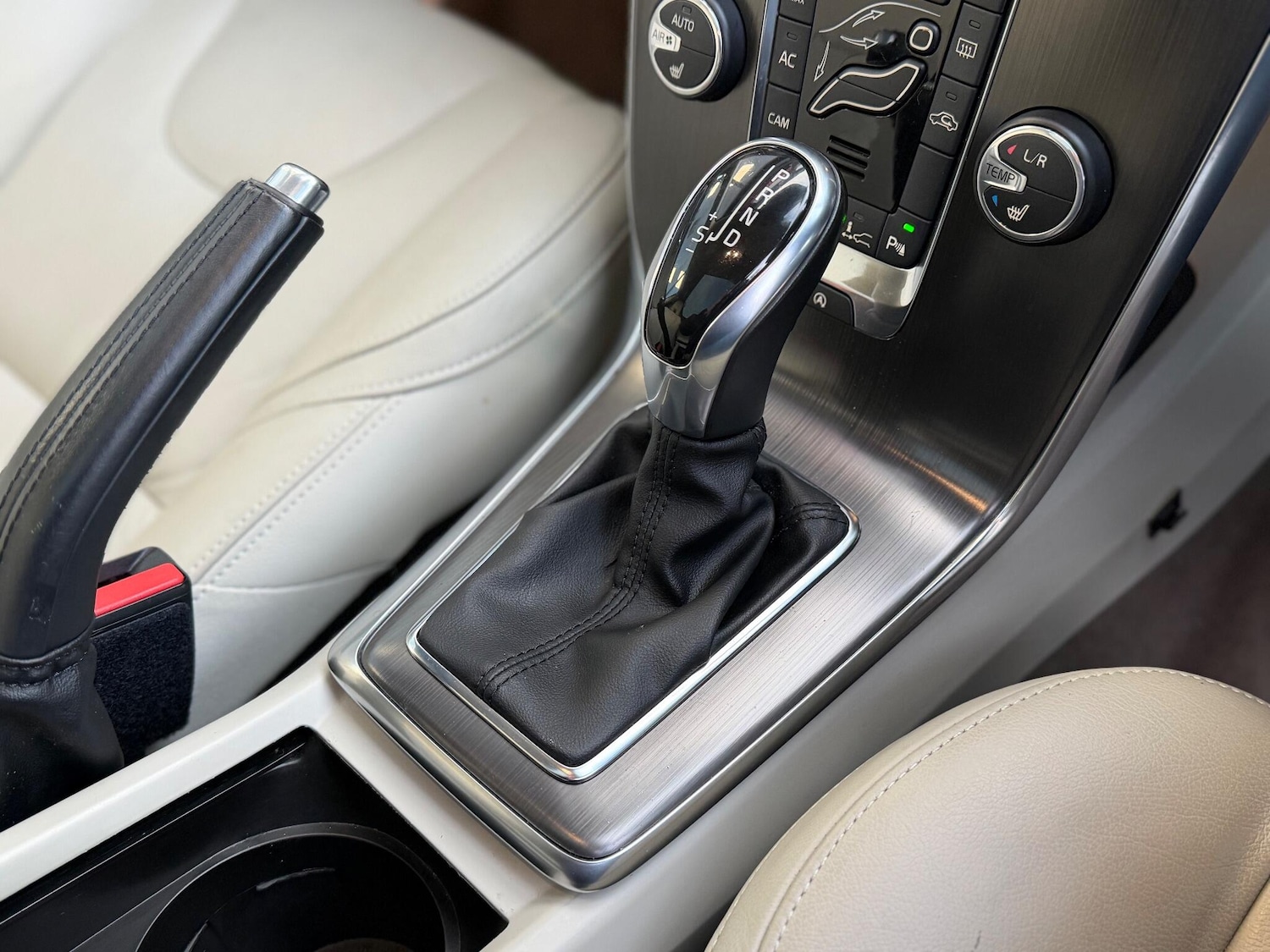 Used Volvo V40 for sale - 77230026: Photo 24