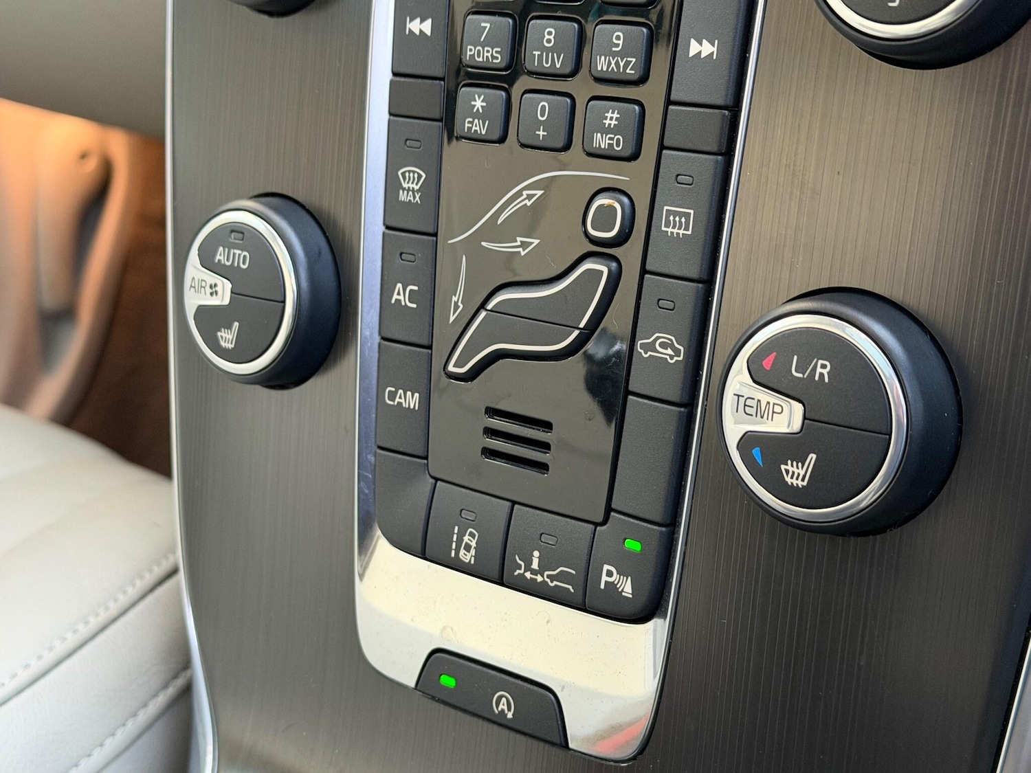 Used Volvo V40 for sale - 77230026: Photo 26