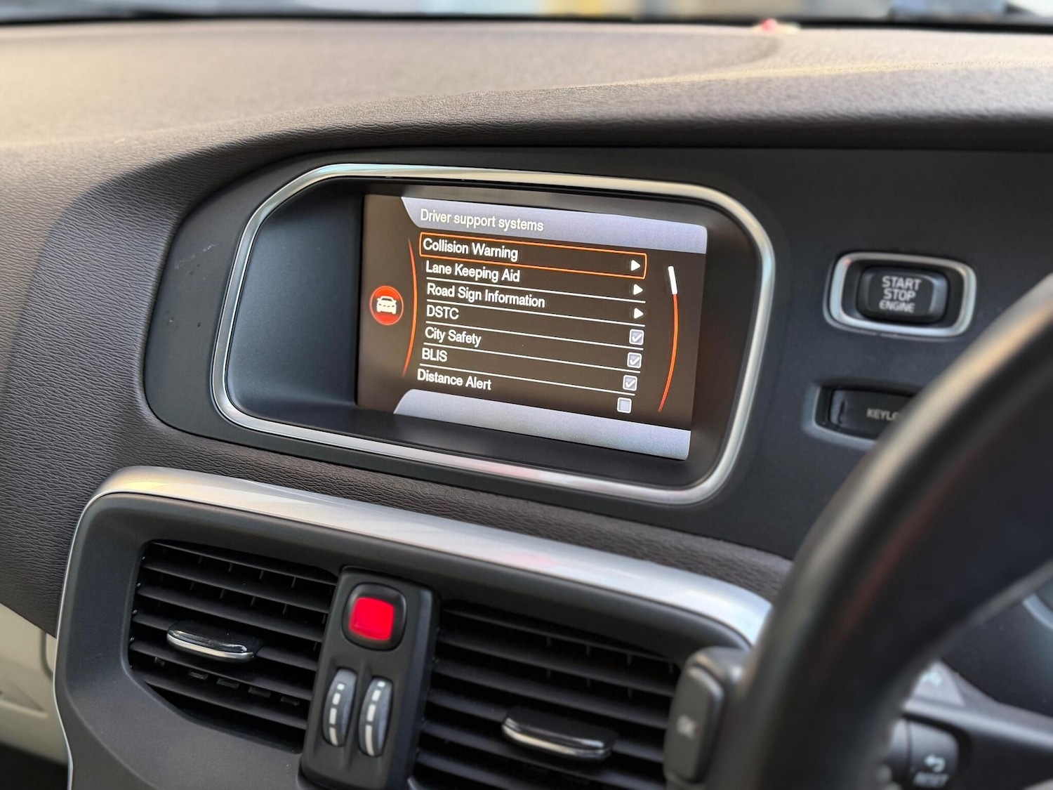 Used Volvo V40 for sale - 77230026: Photo 28