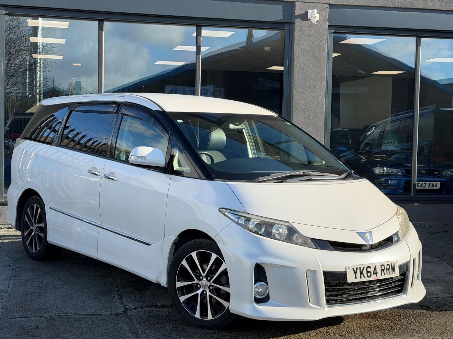 Used Toyota Estima for sale - 77839998: Photo 2