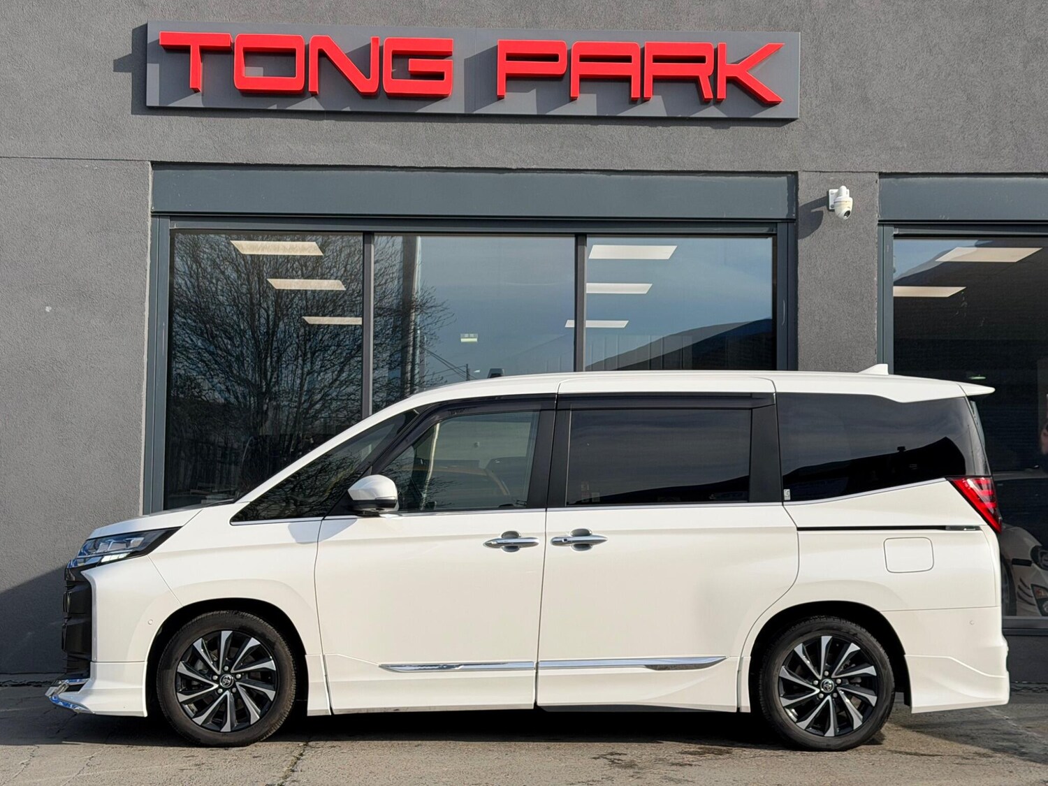 Used Toyota Noah for sale - 78047128: Photo 11