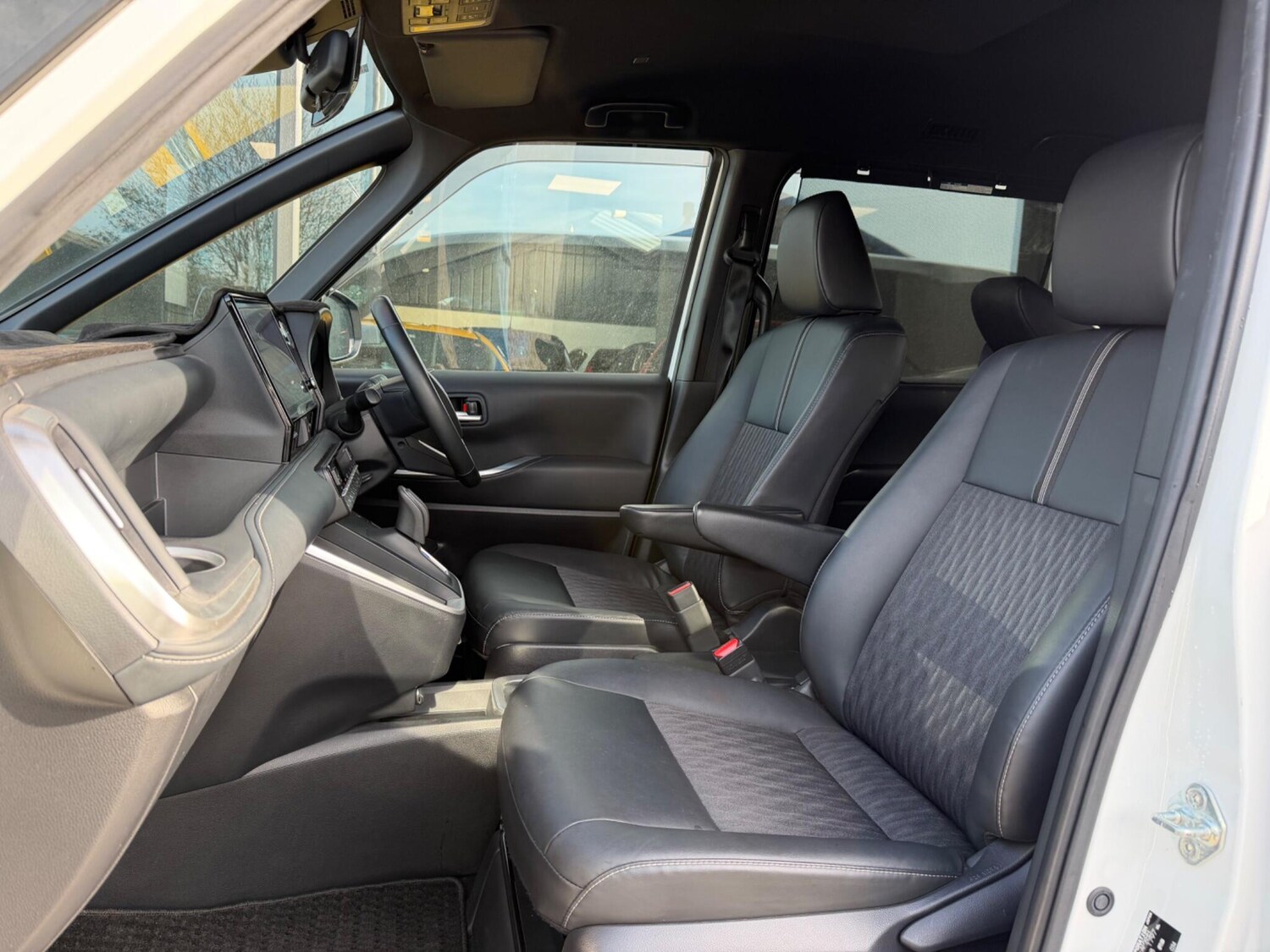 Used Toyota Noah for sale - 78047128: Photo 14