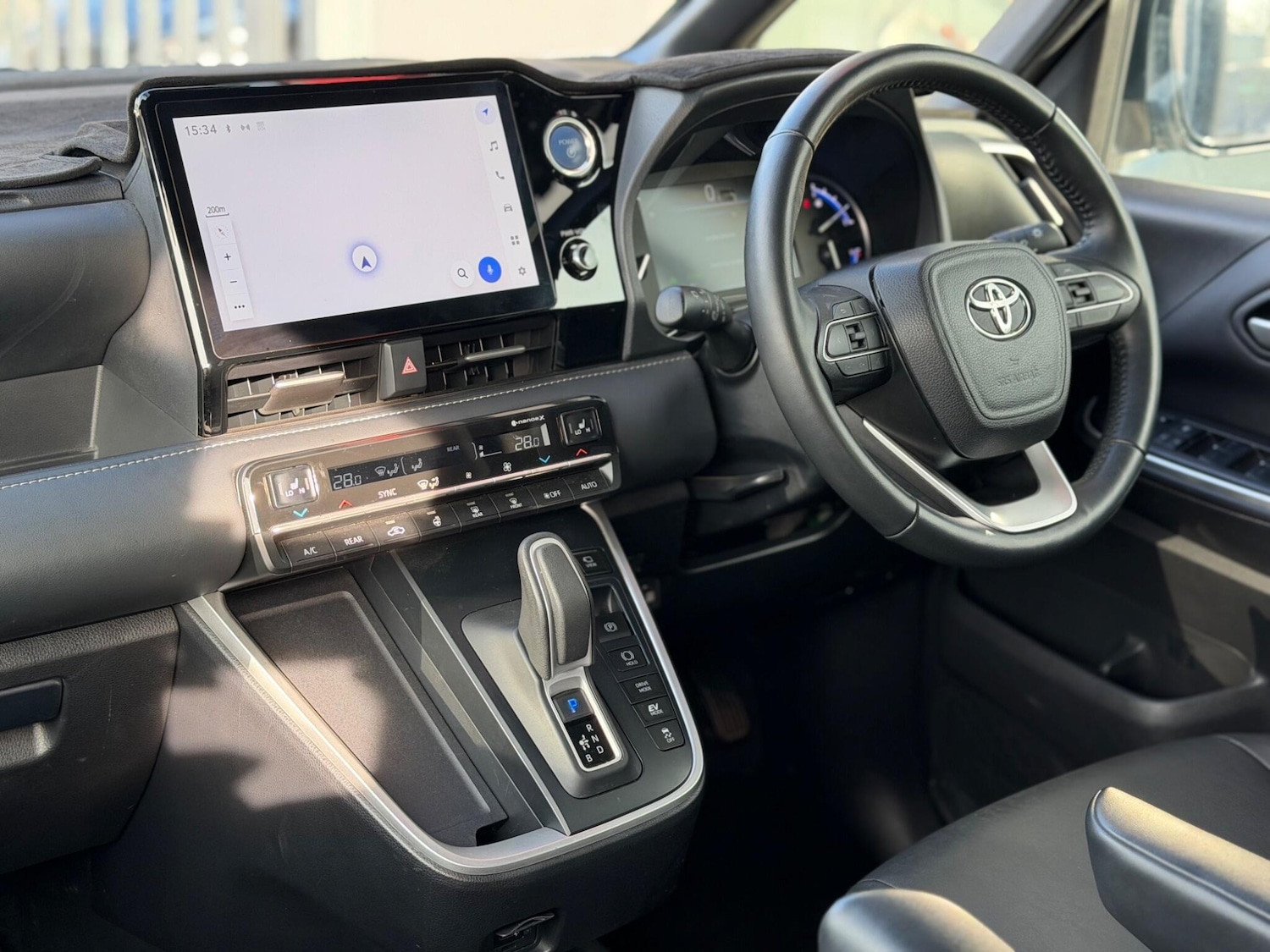 Used Toyota Noah for sale - 78047128: Photo 3