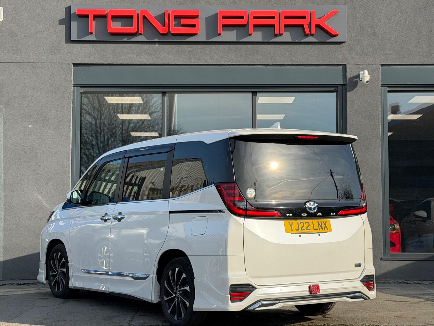 Used Toyota Noah for sale - 78047128: Photo 4