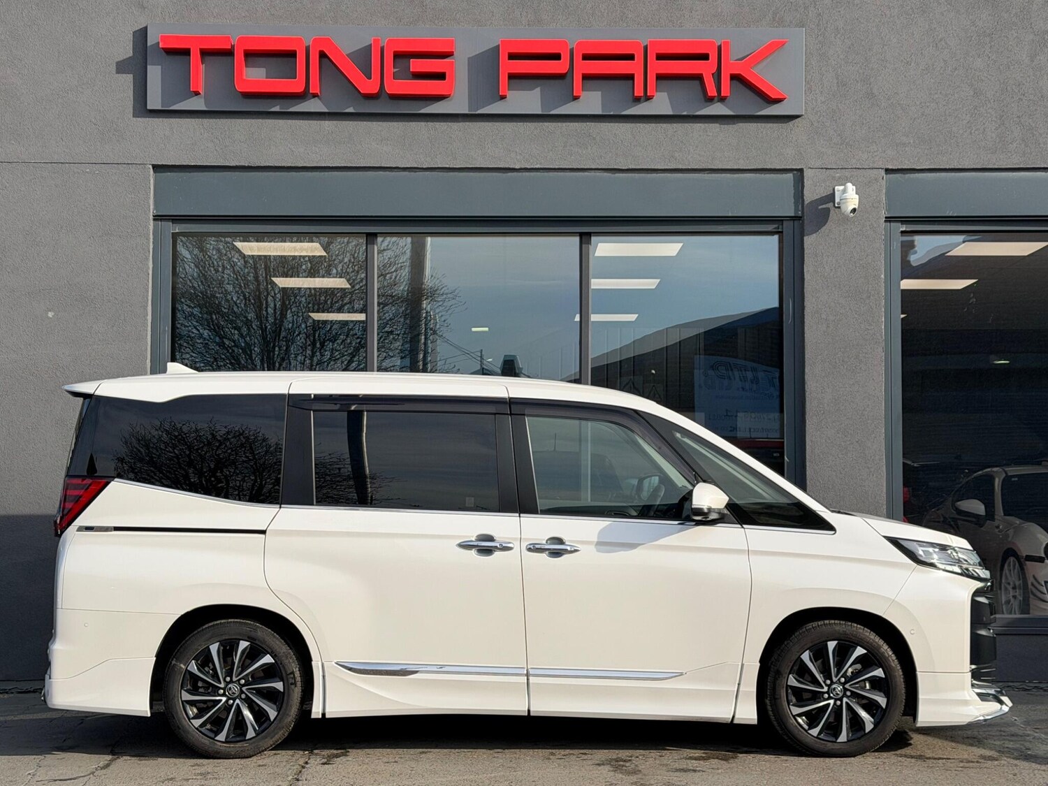 Used Toyota Noah for sale - 78047128: Photo 6