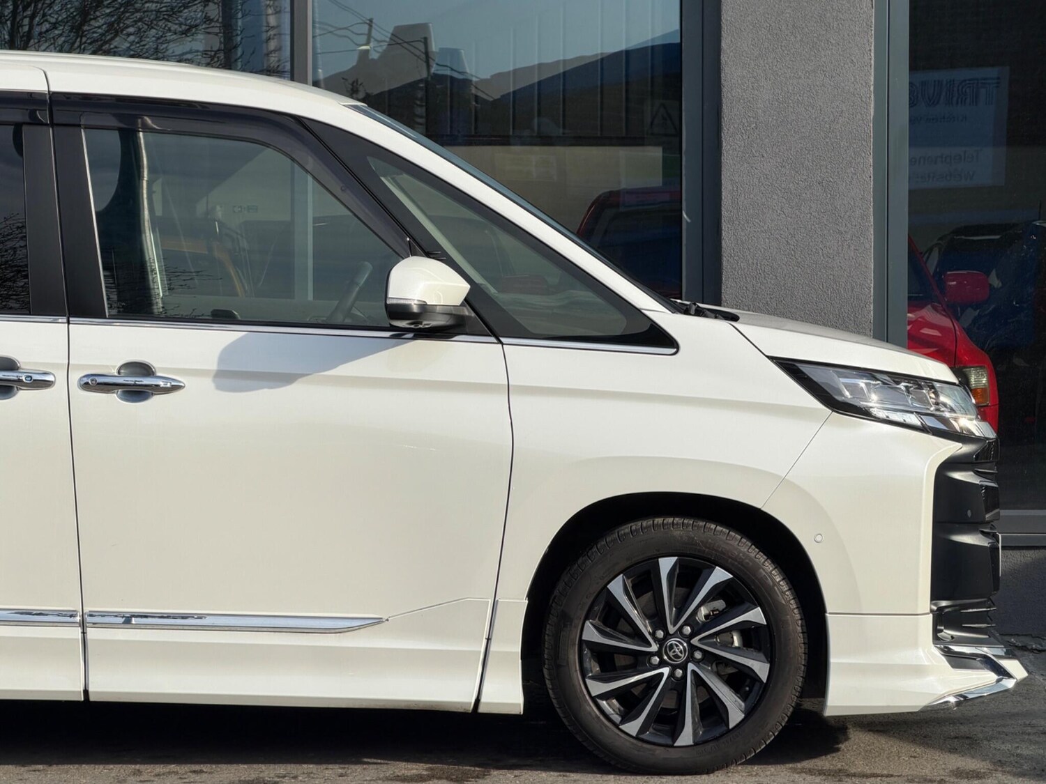 Used Toyota Noah for sale - 78047128: Photo 8