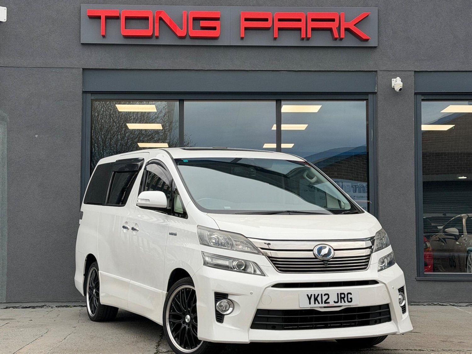 Used Toyota Vellfire for sale - 78058102: Photo 1