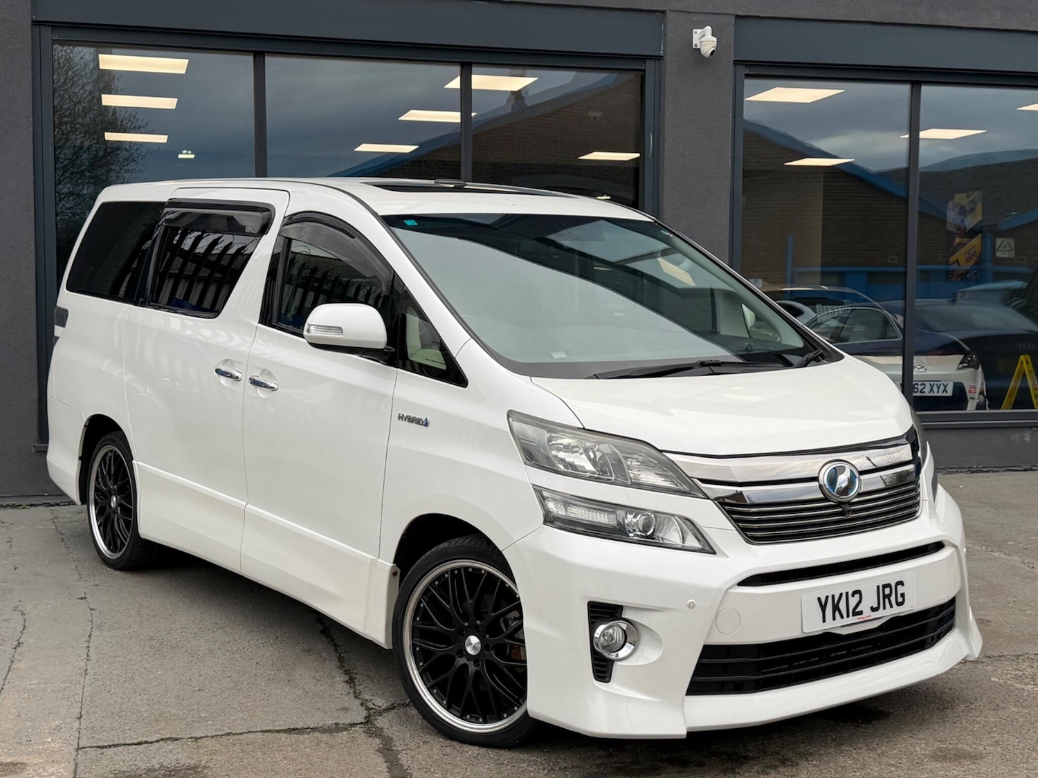 Used Toyota Vellfire for sale - 78058102: Photo 2