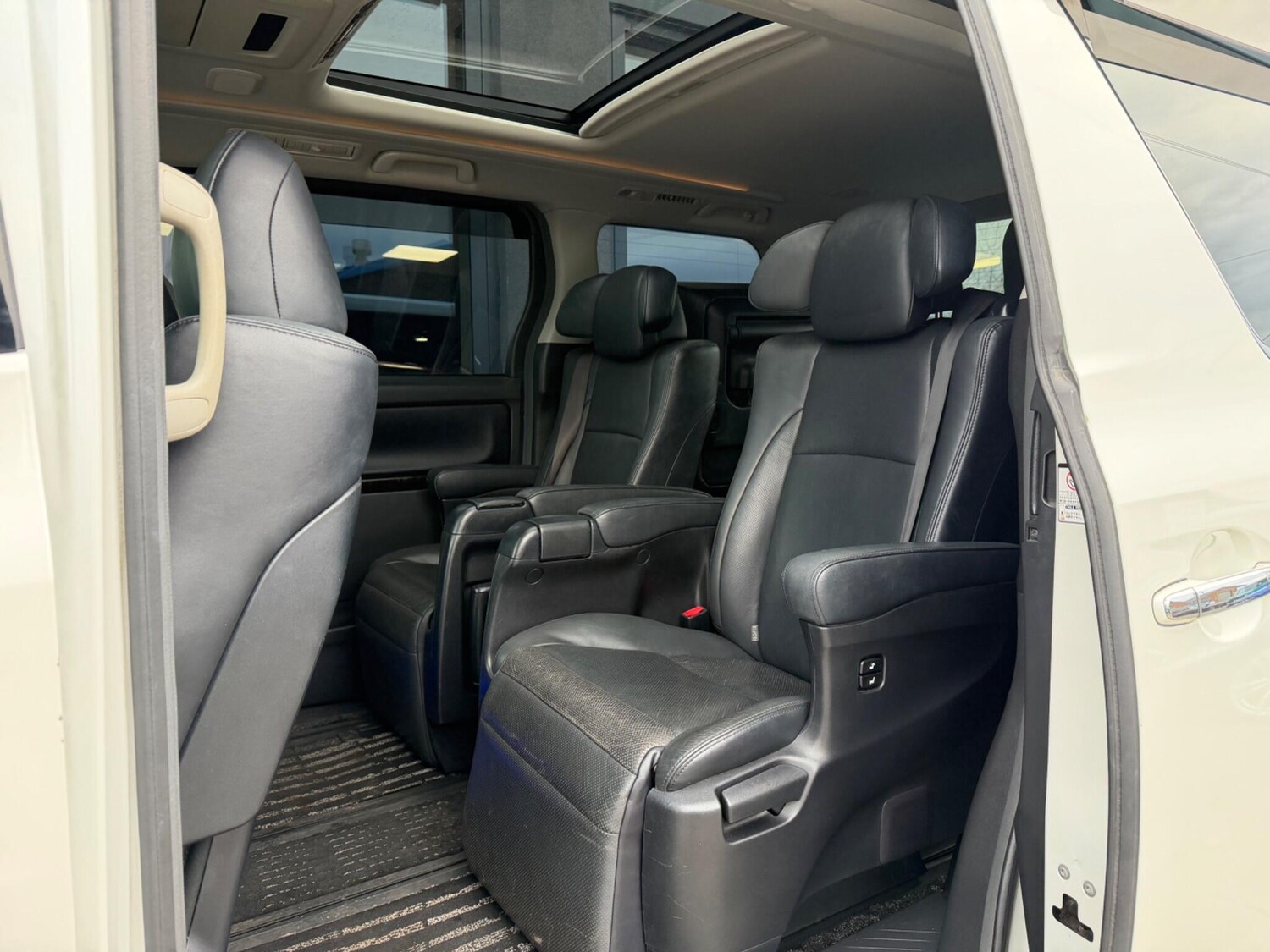 Used Toyota Vellfire for sale - 78058102: Photo 35