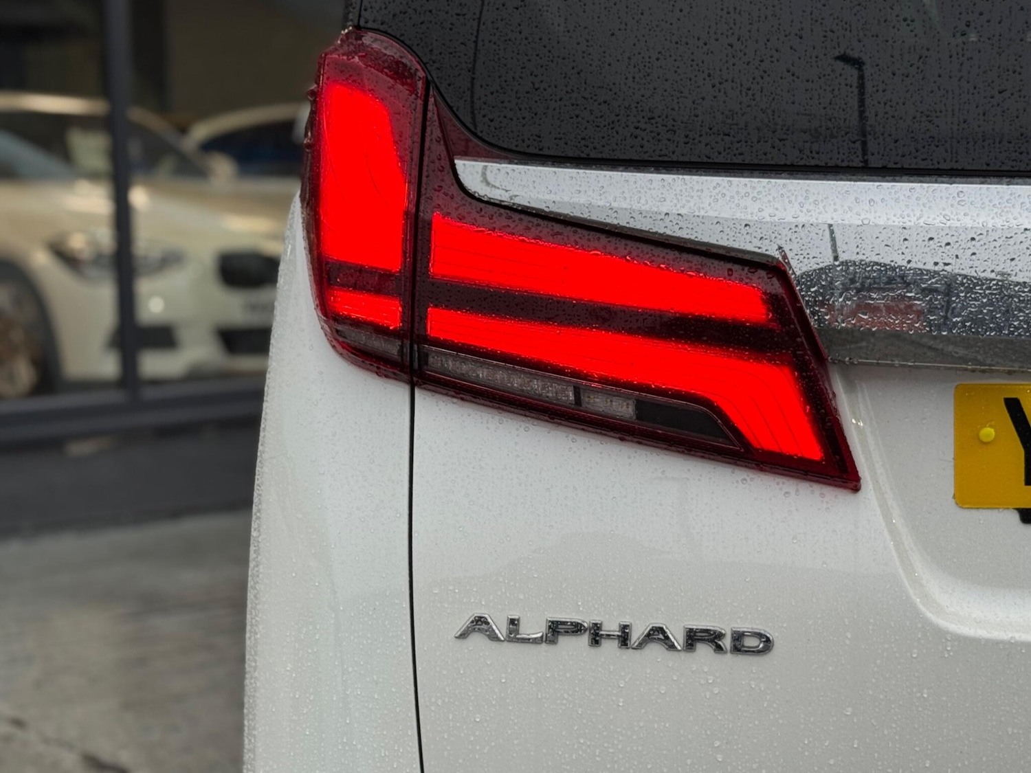 Used Toyota Alphard for sale - 77267429: Photo 14