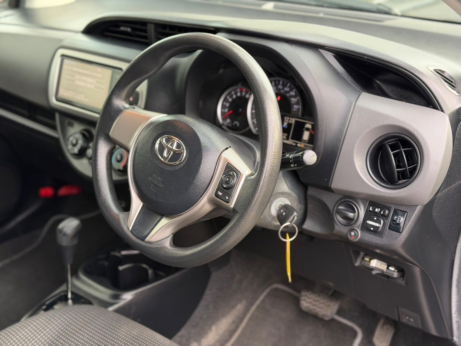 Used Toyota Yaris for sale - 78101162: Photo 17