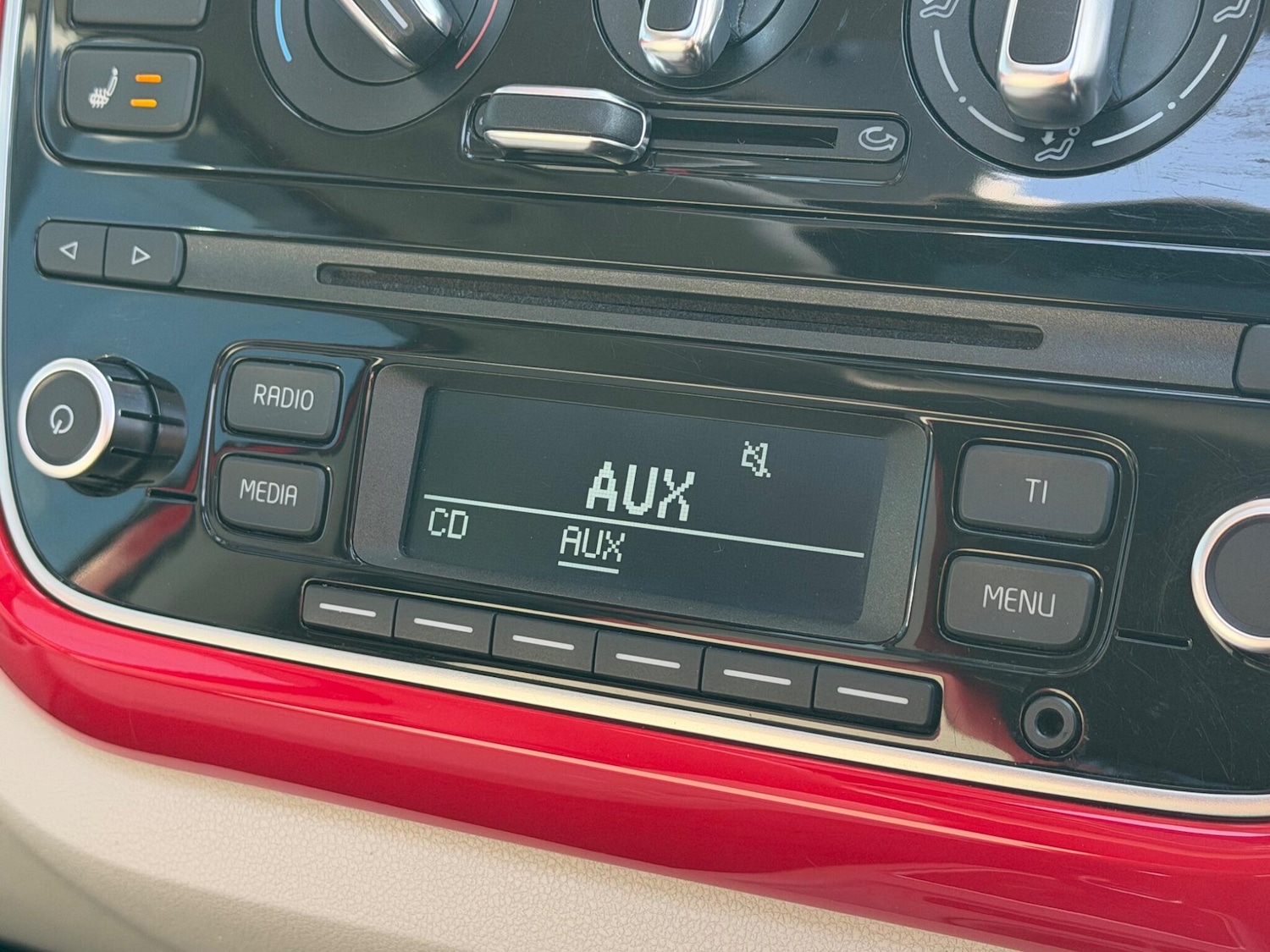 Used Volkswagen up! for sale - 77646996: Photo 24