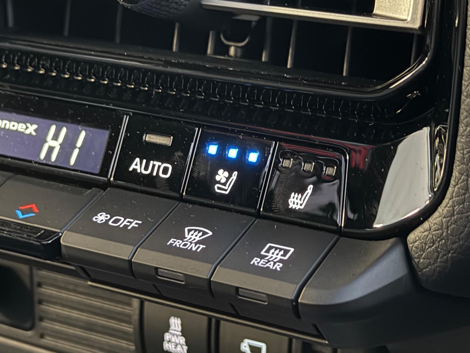 Used Toyota Land Cruiser for sale - 77854219: Photo 27