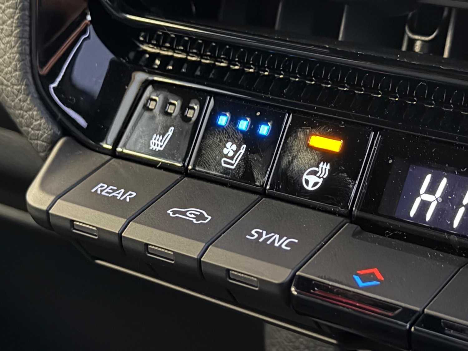 Used Toyota Land Cruiser for sale - 77854219: Photo 29