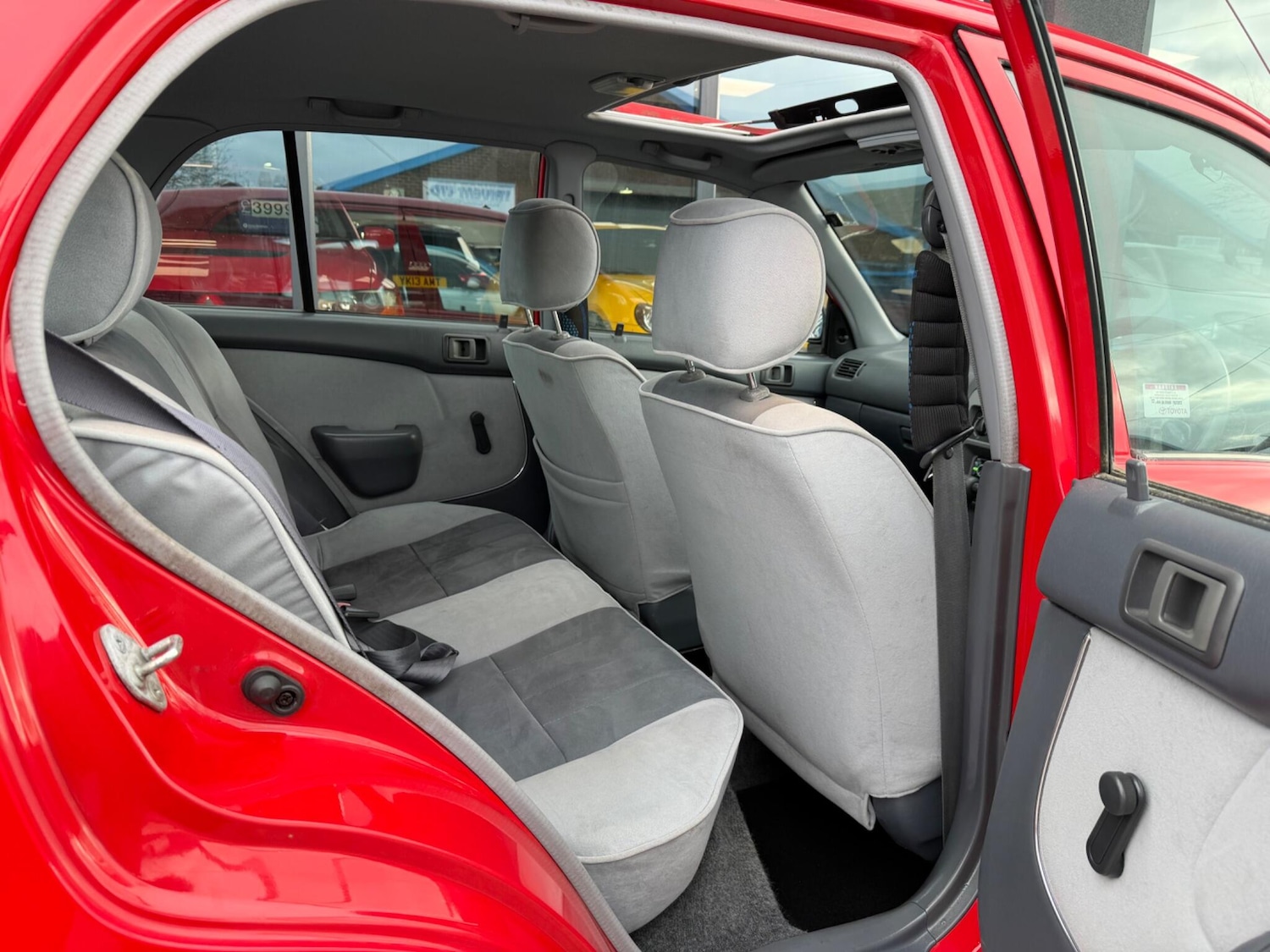 Used Toyota Starlet 1998 for sale - 77646816: Photo 24