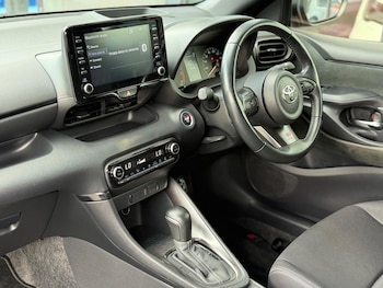 Used Toyota Yaris 2024 for sale - 78999061: Photo