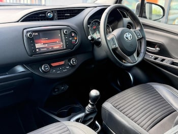 Used Toyota Yaris 2015 for sale - 78471459: Photo