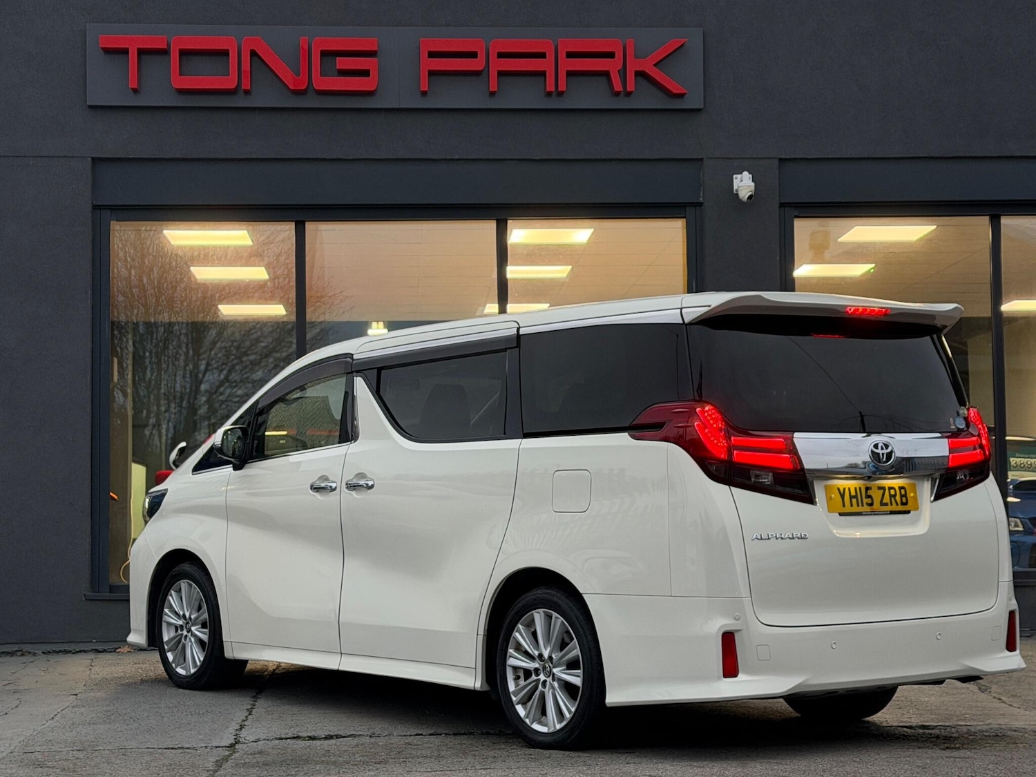 Used Toyota Alphard for sale - 77216134: Photo 4