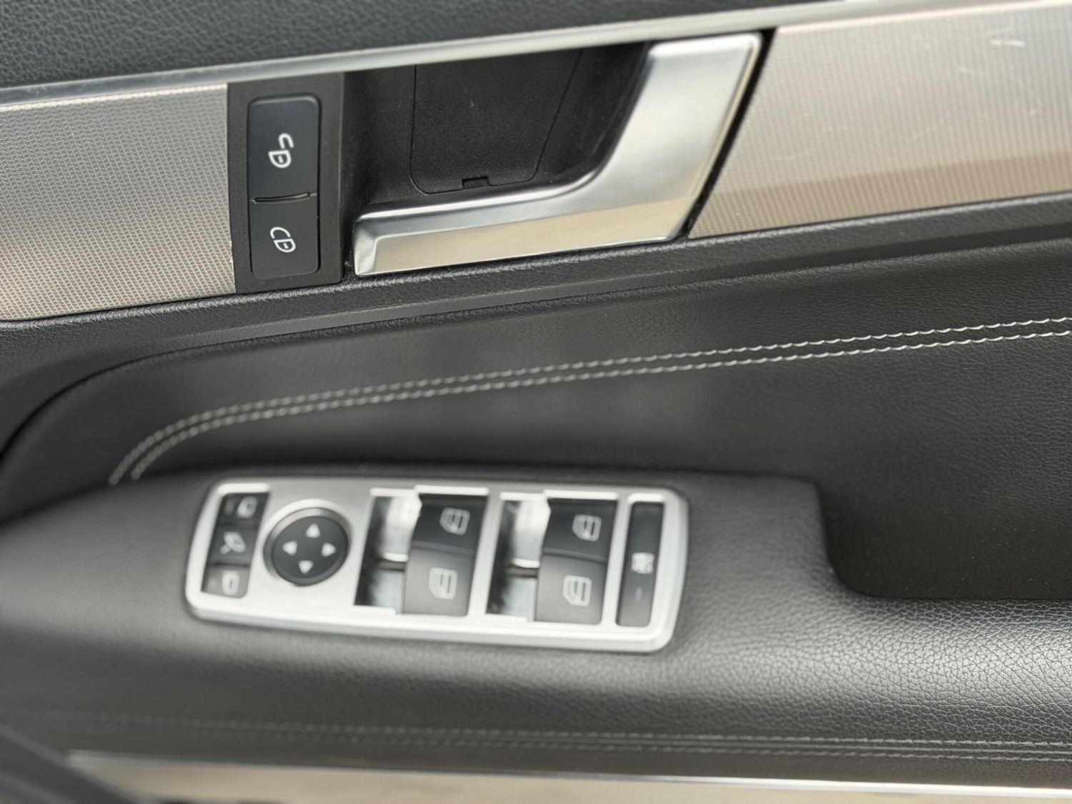 Used Mercedes-Benz E Class 2013 for sale - 77737134: Photo 12