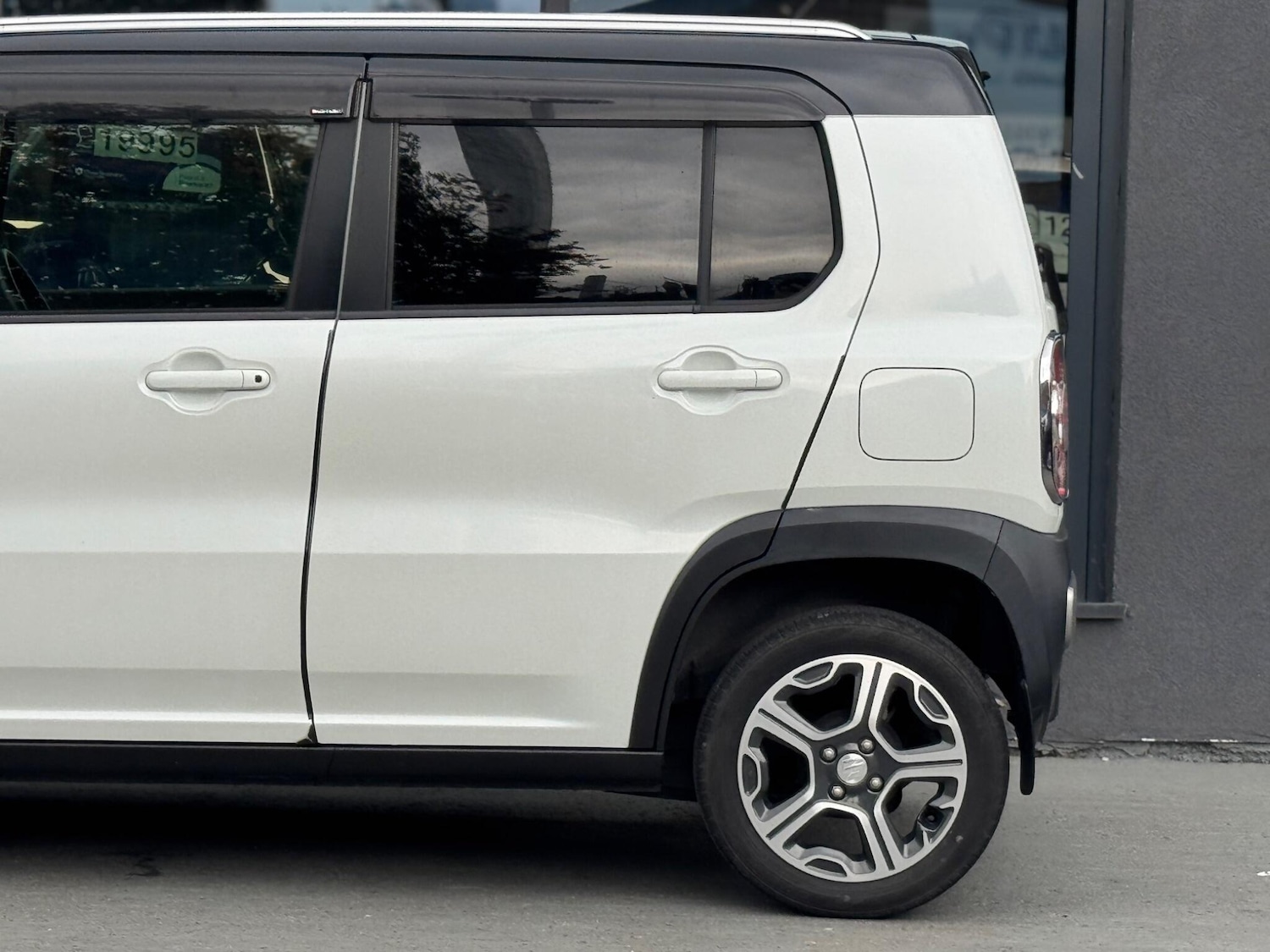 Used Suzuki Hustler for sale - 77683872: Photo 5