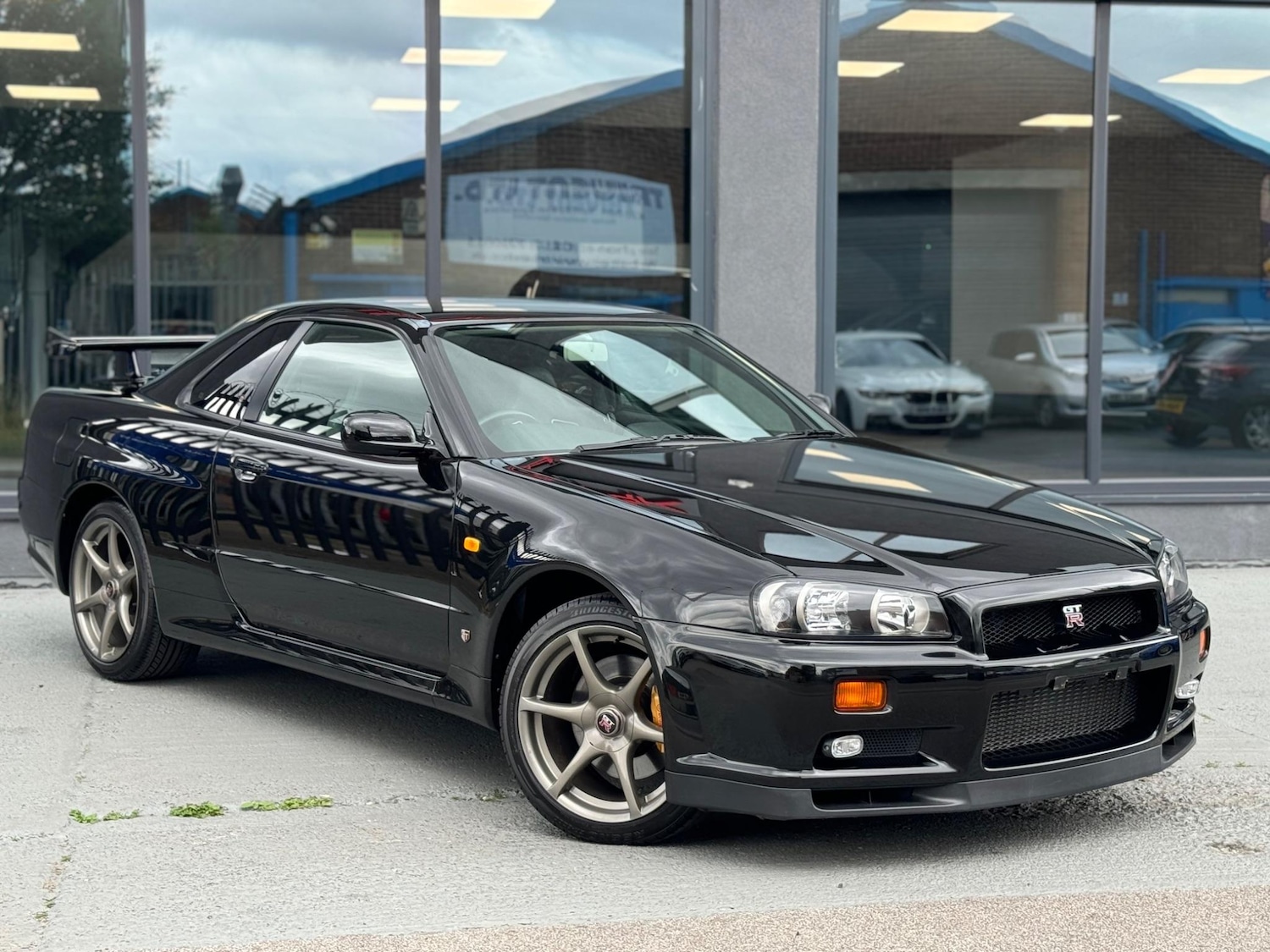 Used Nissan Skyline for sale - 78046920: Photo 2