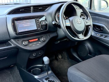 Used Toyota Yaris 2017 for sale - 78471208: Photo