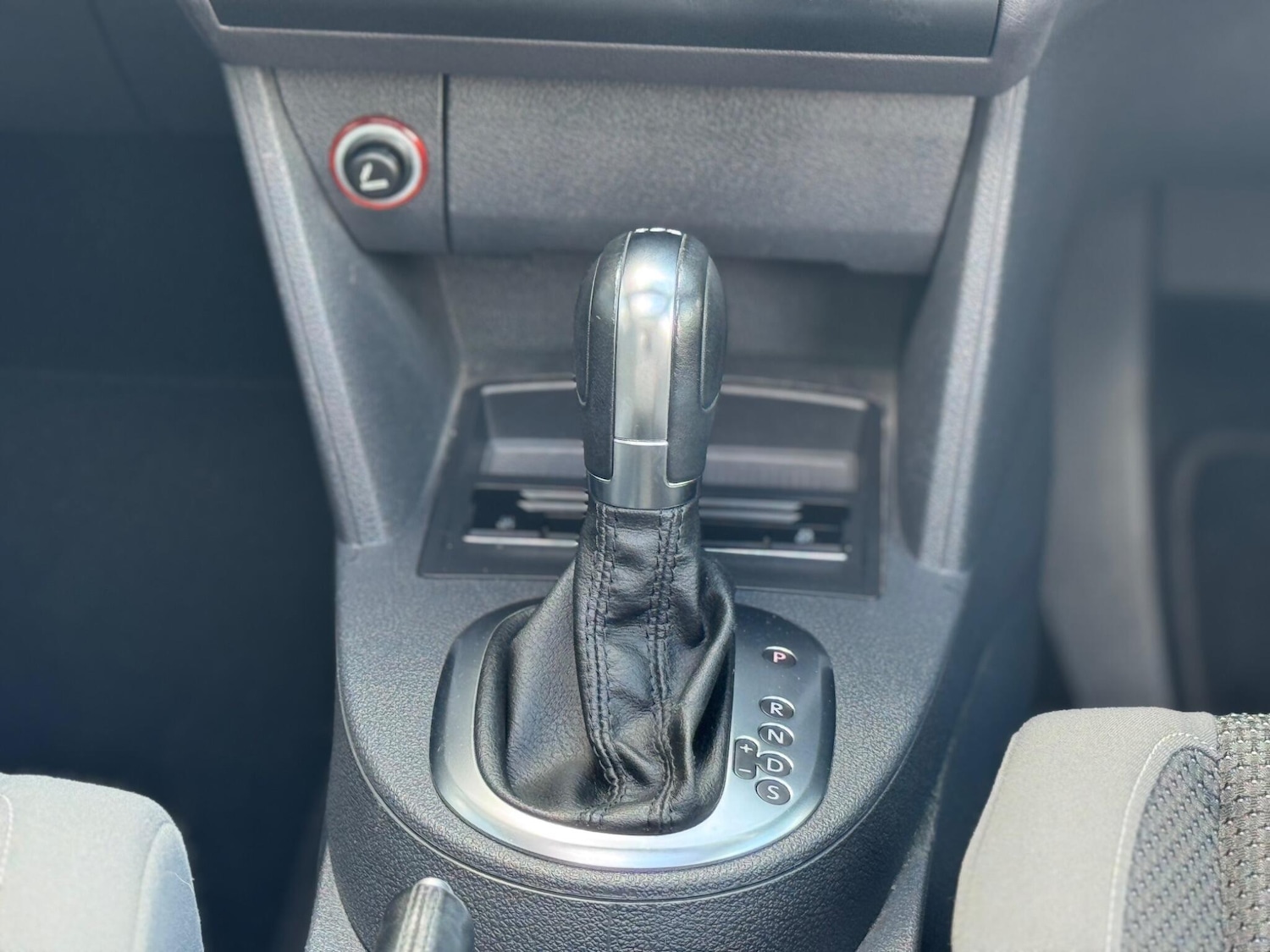 Used Volkswagen Touran for sale - 78048240: Photo 12