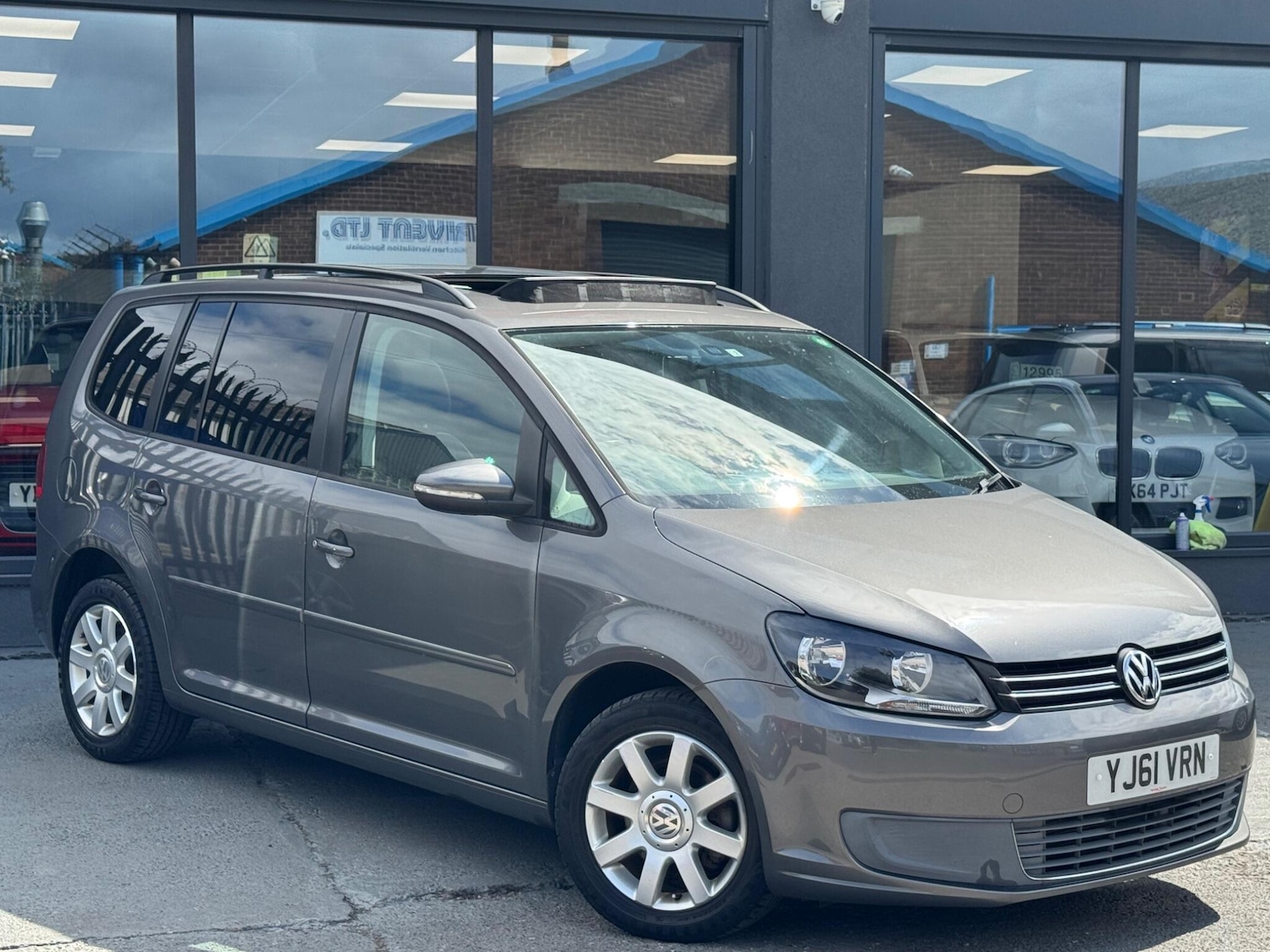 Used Volkswagen Touran for sale - 78048240: Photo 2