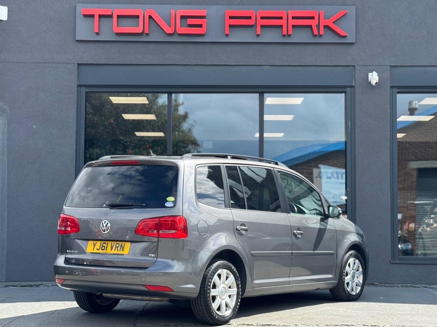 Used Volkswagen Touran for sale - 78048240: Photo 3