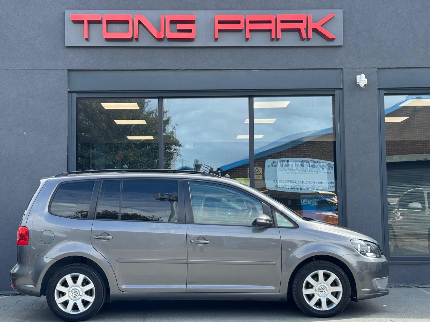 Used Volkswagen Touran for sale - 78048240: Photo 6