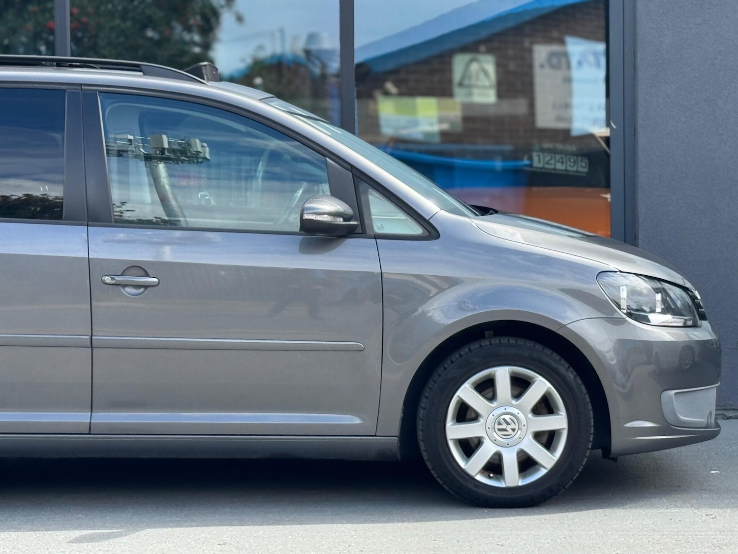 Used Volkswagen Touran for sale - 78048240: Photo 8