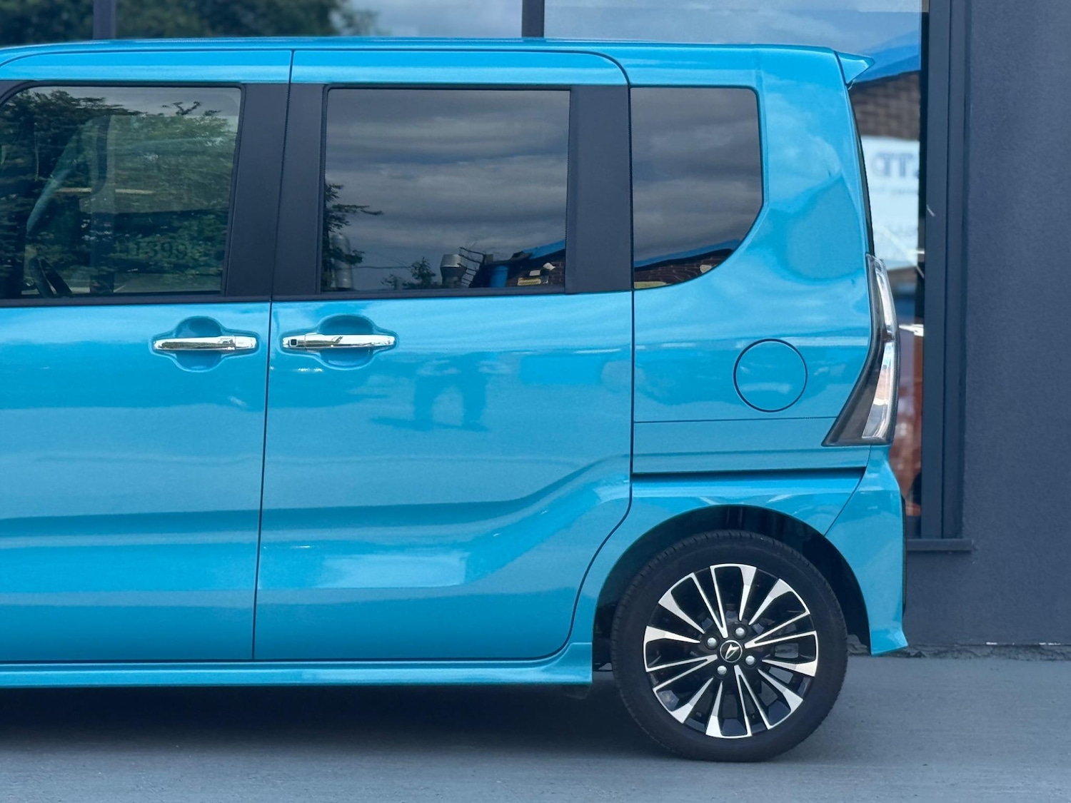 Used Daihatsu Tanto for sale - 77439703: Photo 14