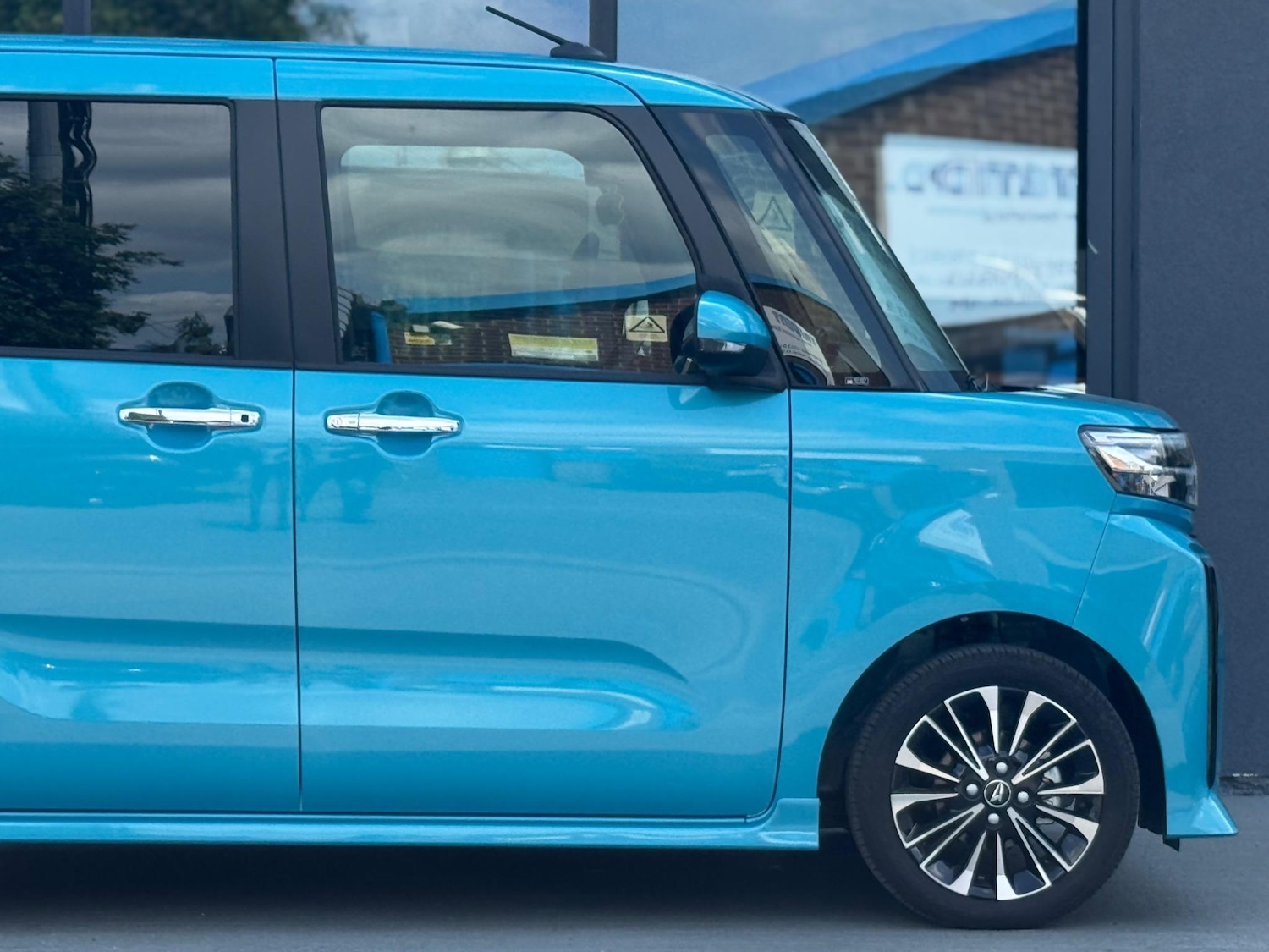 Used Daihatsu Tanto for sale - 77439703: Photo 5