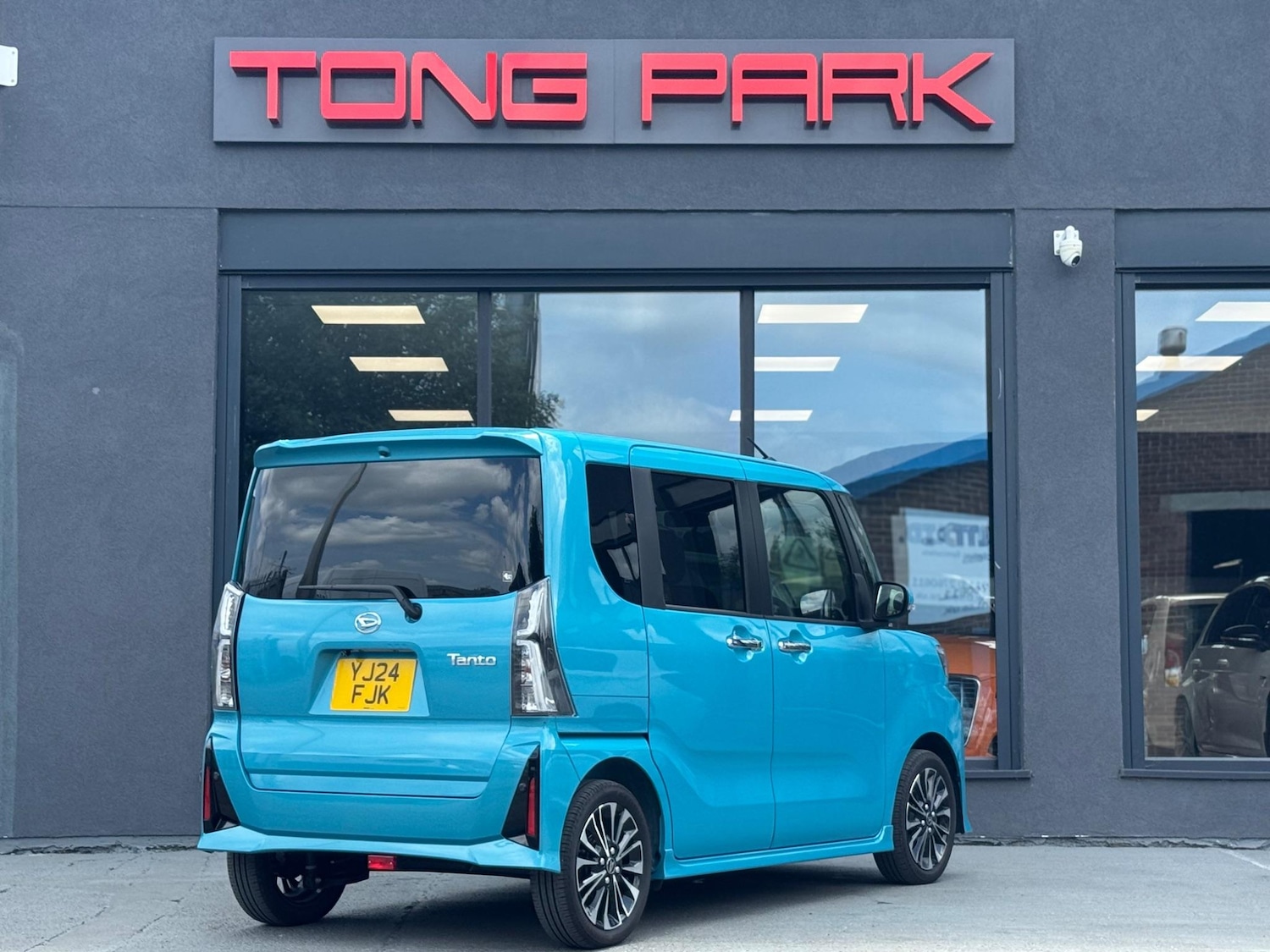 Used Daihatsu Tanto for sale - 77439703: Photo 9